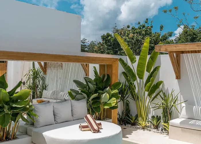 Modern Tropical 1br & 2br Private Pool Villa *
